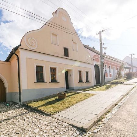 Отель Dum Pratel Pavlova Экстерьер фото